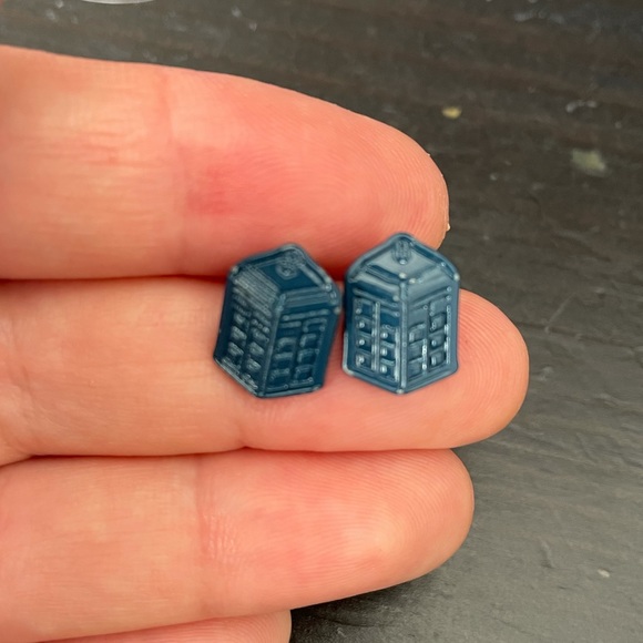 Doctor Who Earrings - Picture 3 of 4